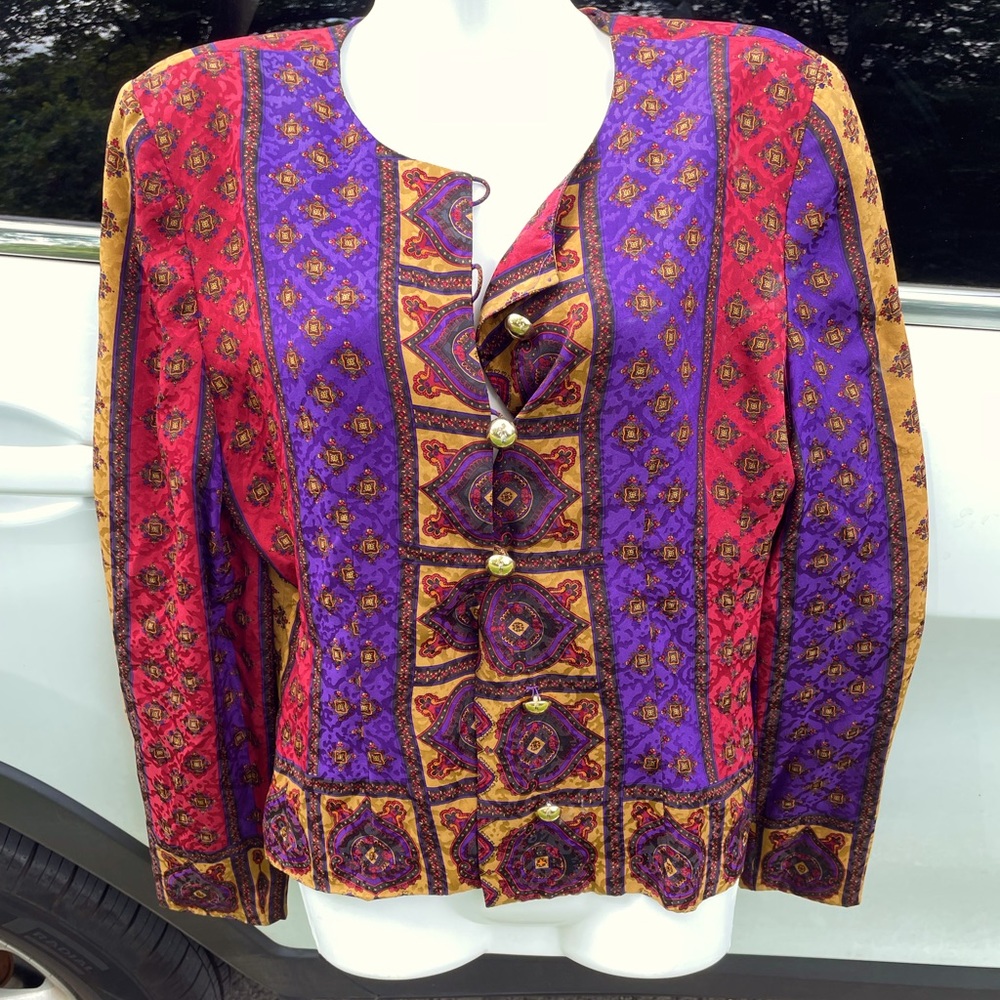 Vintage Gold Buttoned Textured Lightweight Jacket